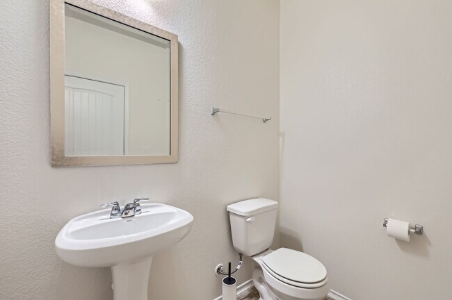 Building Photo - 14715 Bedstraw Dr