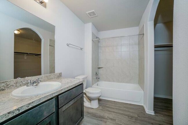 Building Photo - 312 Fallow Deer Dr
