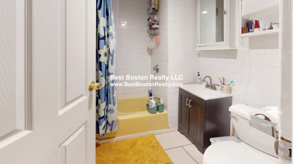 Building Photo - 44 Hooker St