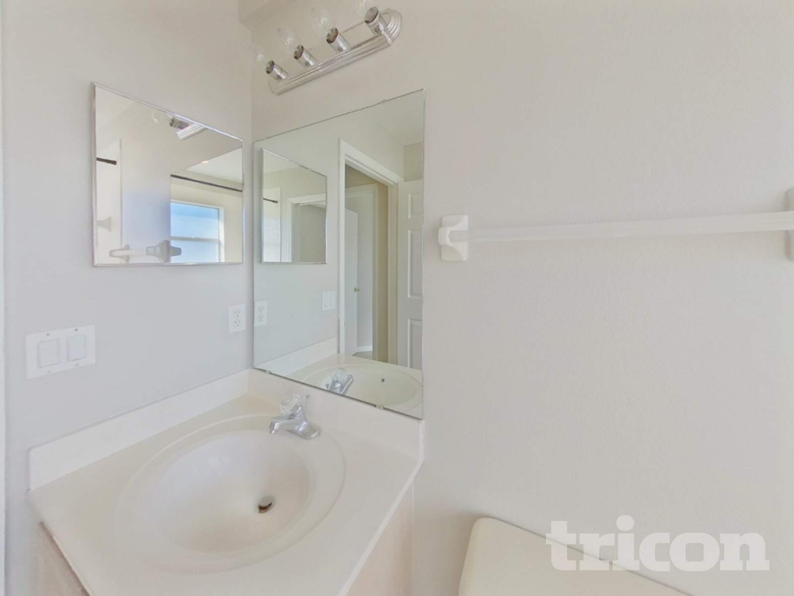 Building Photo - 2800 Playing Otter Ct