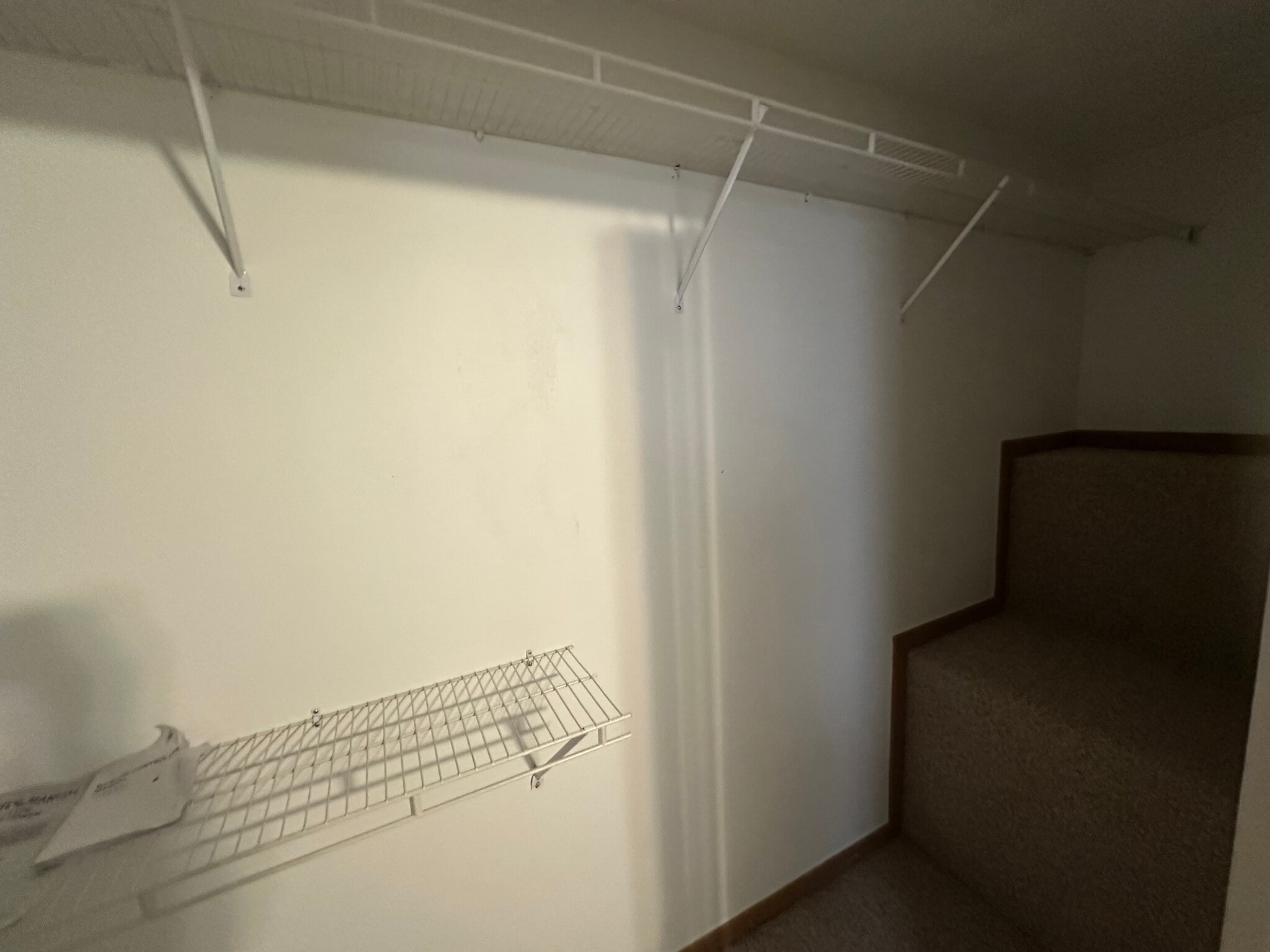 Building Photo - 1056 Lakeshore Dr