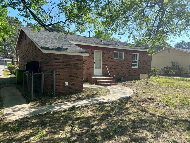 Building Photo - 4539 Bluff Rd