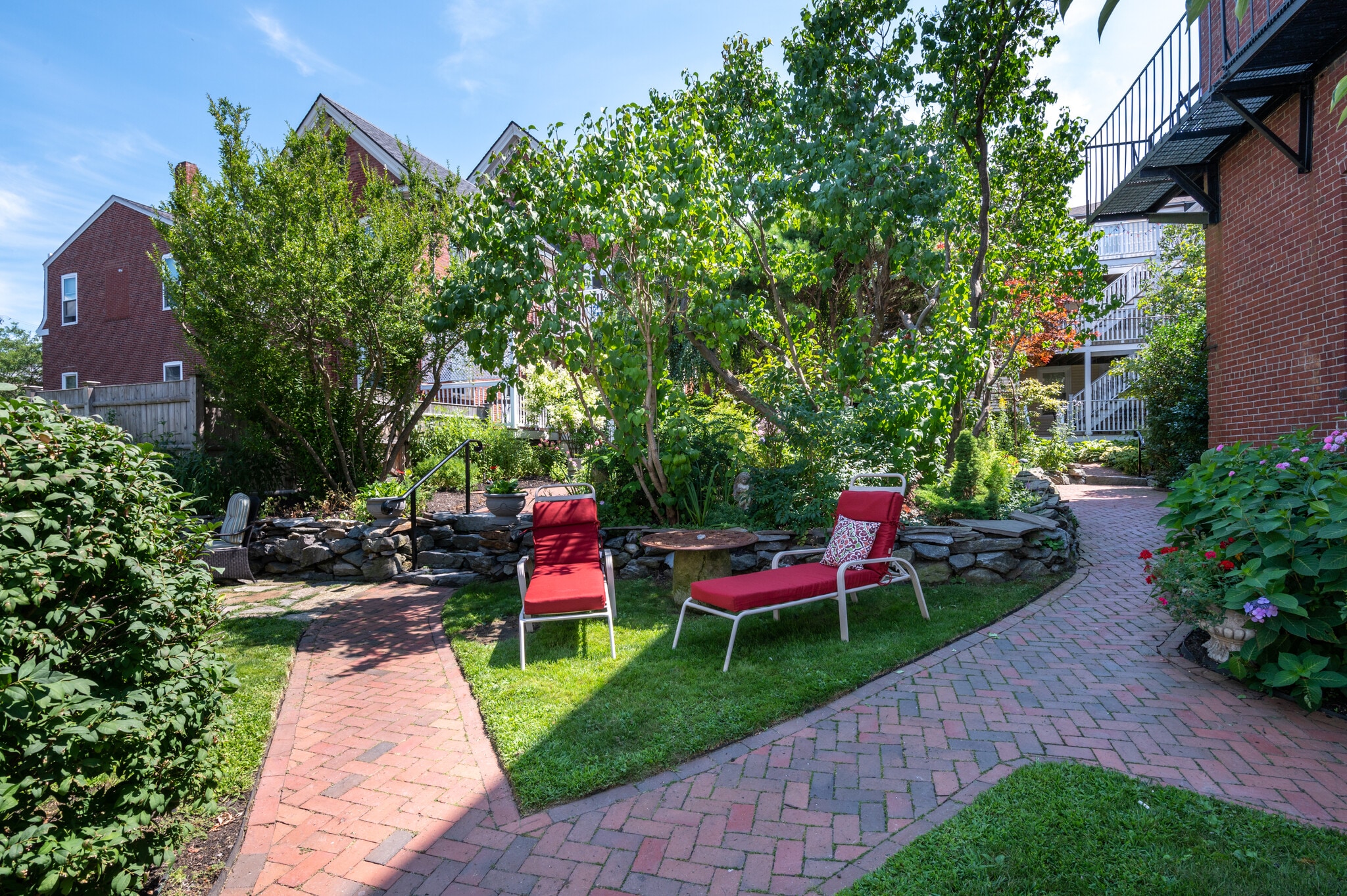 Building Photo - 147 Pearl St