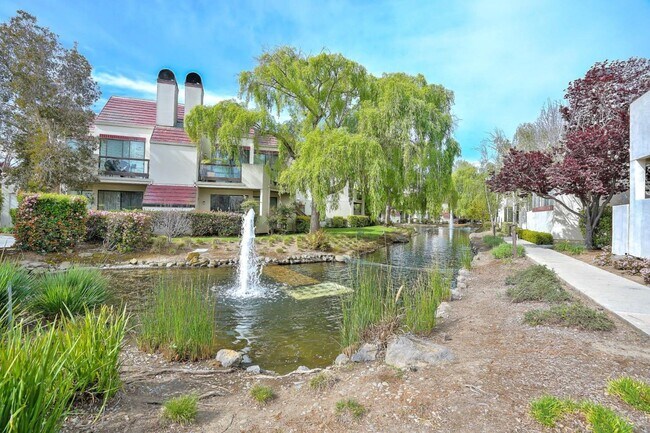 Building Photo - 530 Shorebird Cir