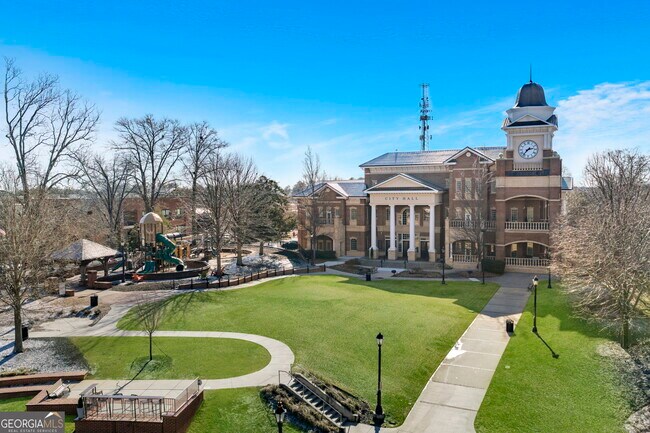 Building Photo - 3784 Pine Needle Dr NW