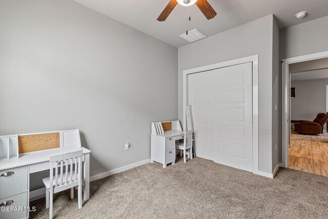 Building Photo - 13925 Lago Vista Ave