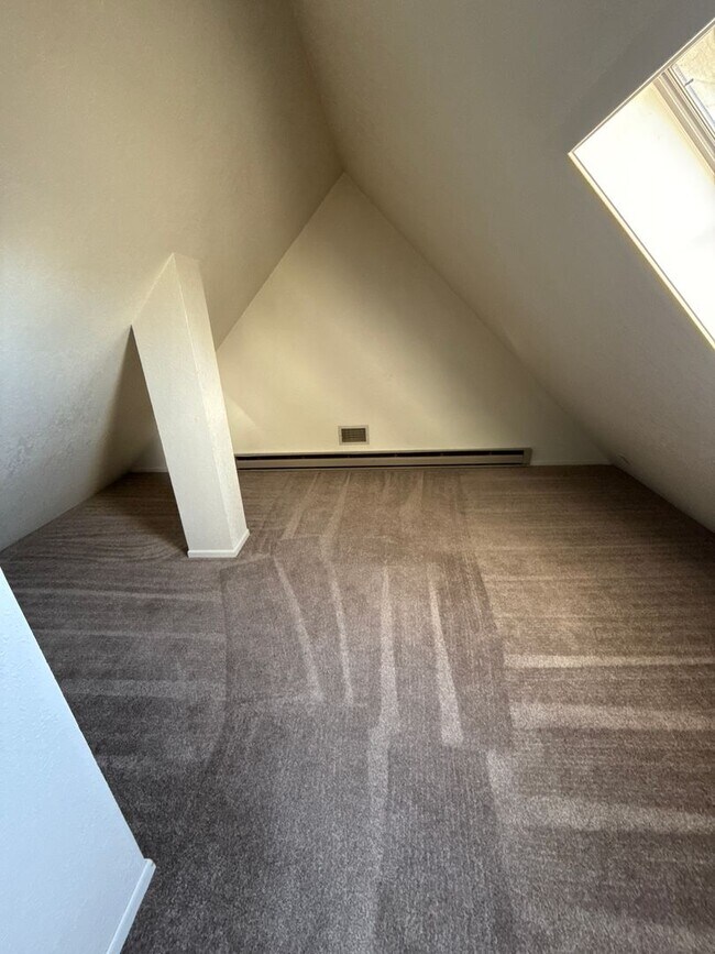 Building Photo - BM- 406