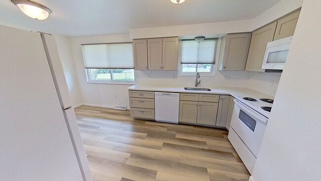 Building Photo - 4675 Holland St