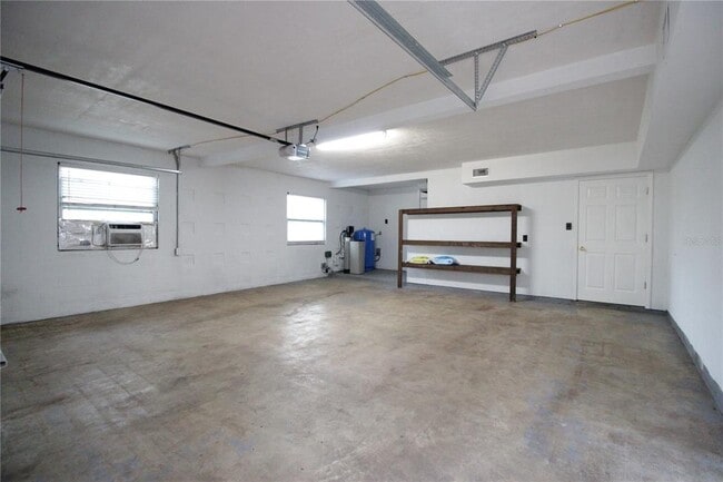 Building Photo - 10907 SW 24th Ave