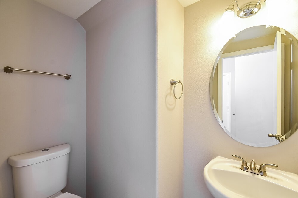 Building Photo - 5277 Vine Hill Ct