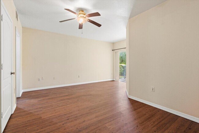 Building Photo - 110 SW Peacock Blvd