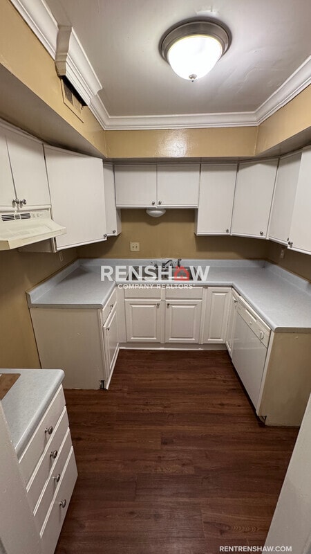 Building Photo - 3363 Coachouse Cove