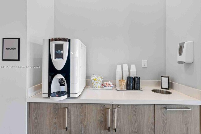 Building Photo - 14800 Cumberland Dr