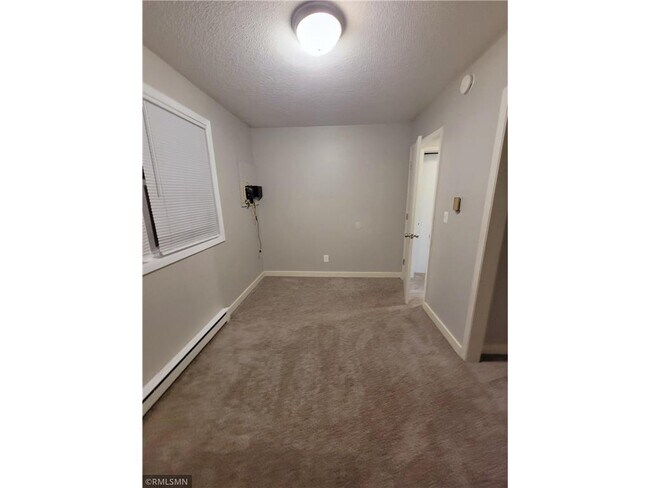 Building Photo - 710 Hillcrest St