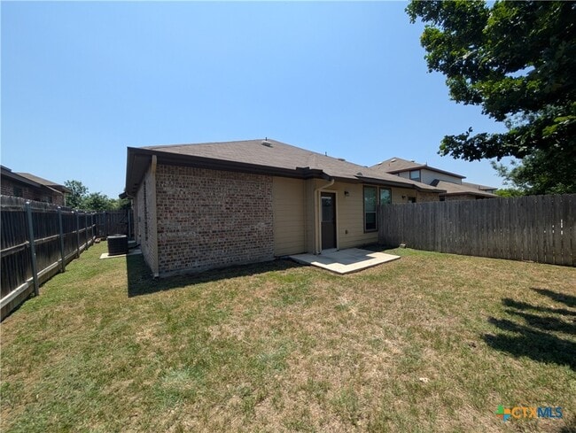 Building Photo - 660 Creekside Cir