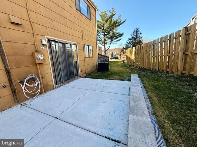 Building Photo - 33 Georgetown Rd