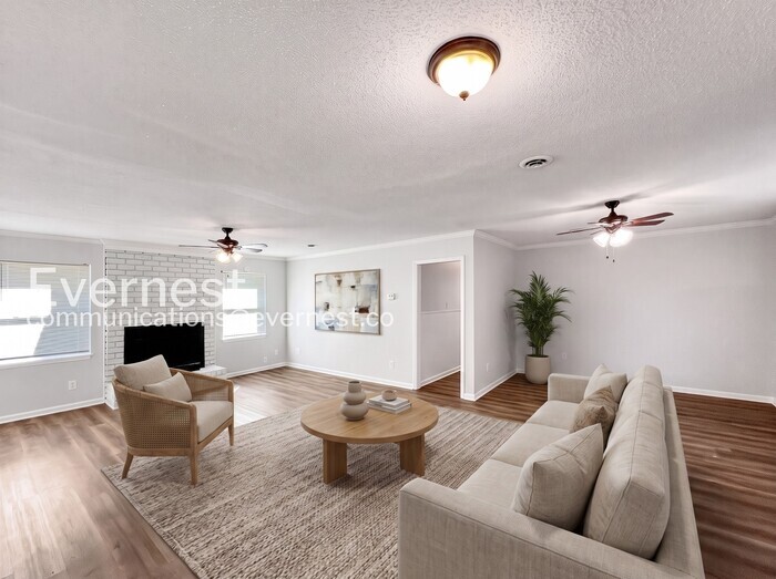 Building Photo - 8250 Chesterfield Dr