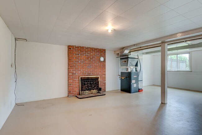 Building Photo - 3 Bedroom 2 Bath Home near Heart of Oak Ha...