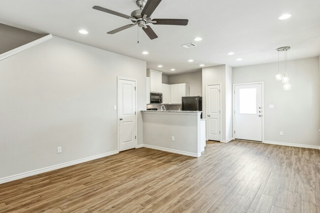 Building Photo - 203 Peruna Dr
