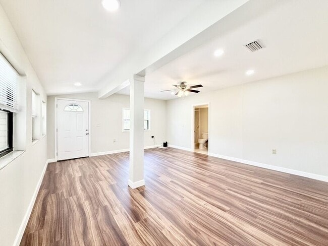 Building Photo - 1221 Jewel Ave