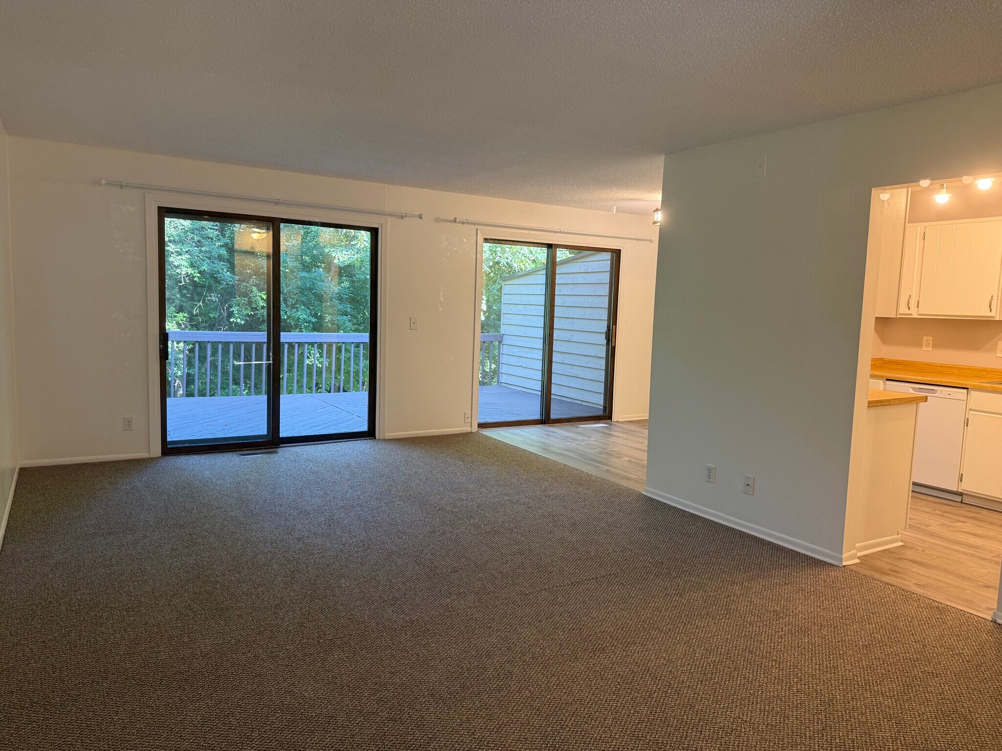 Building Photo - 240 W Eagle Lake Dr