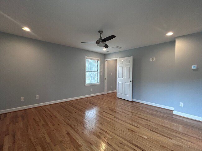 Building Photo - Modern Boone Home | Double Primary Suites | Walk to New Market, Watauga High & the AppalCART