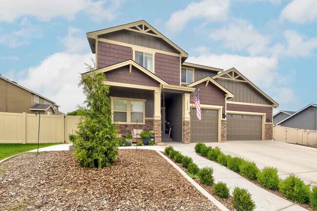 Building Photo - 15495 Blue Sky Ave