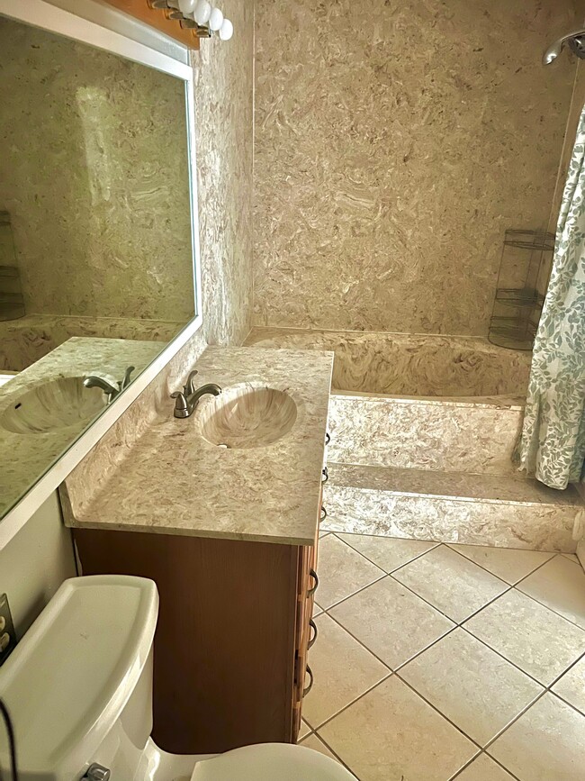 Building Photo - 17 Crossings Cir