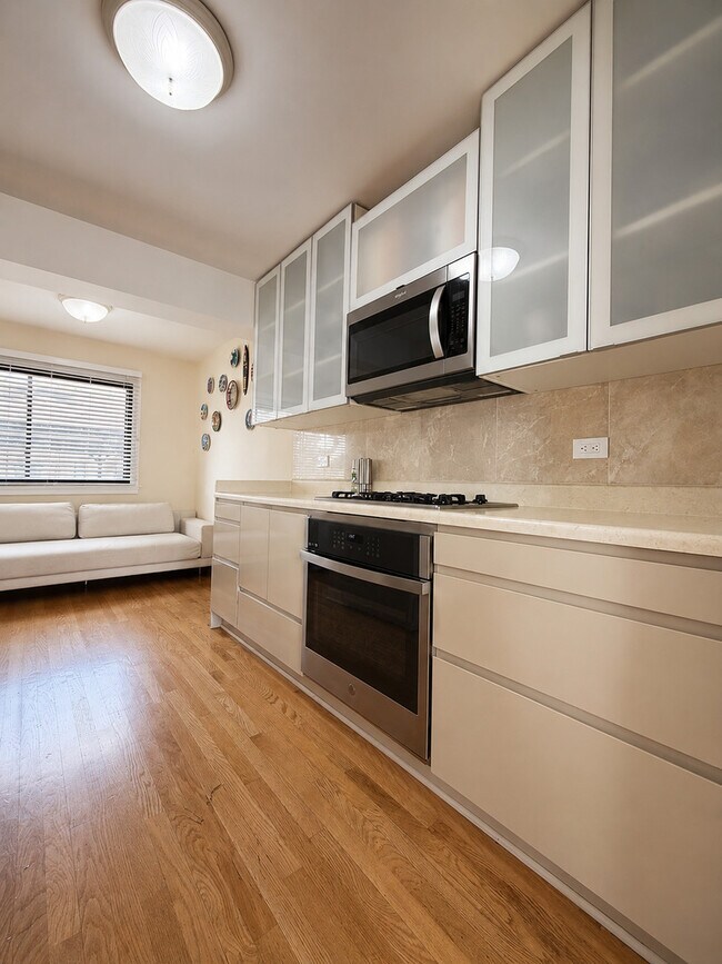 Building Photo - 495 S Crow Trail