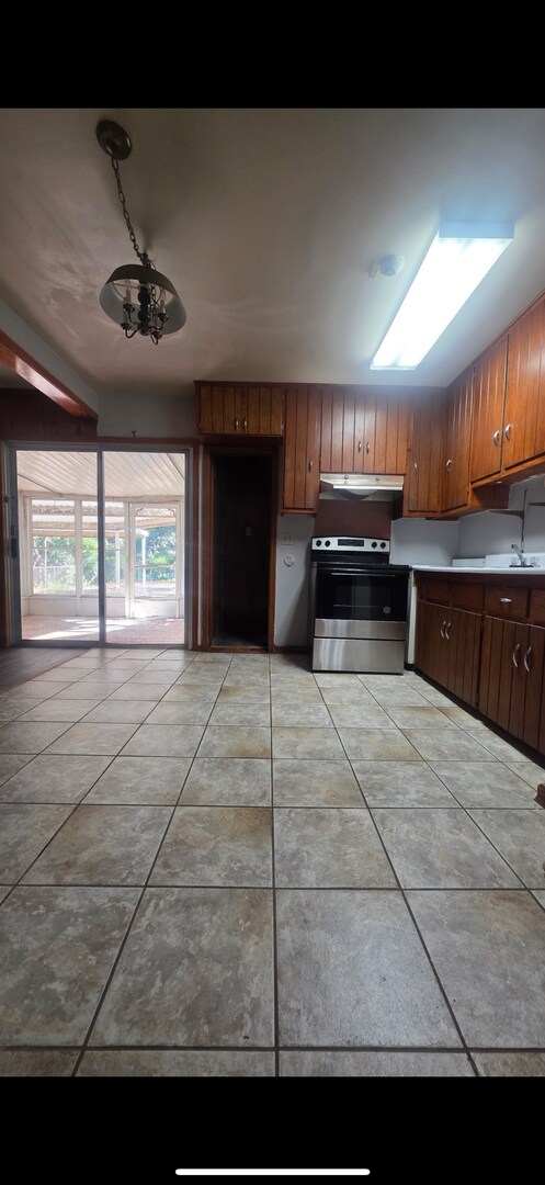 Building Photo - New Rental Available-2 Bedroom 1  Bath
