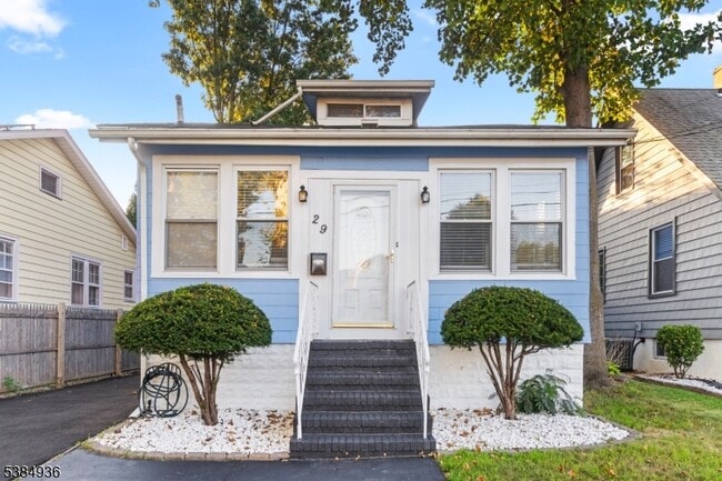 Building Photo - 29 Ligham St