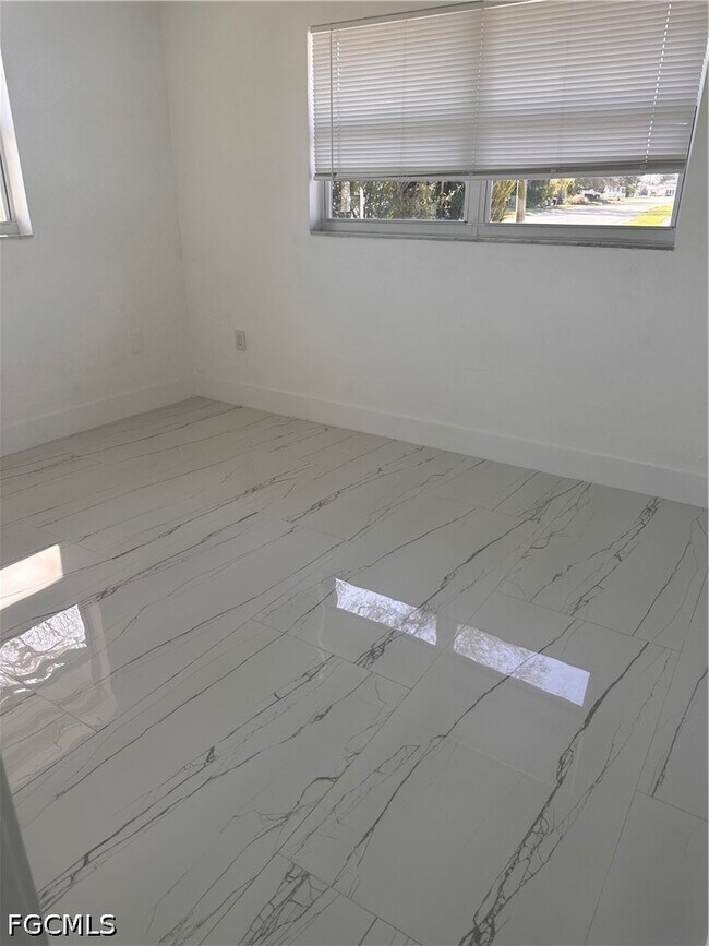 Building Photo - 4562 Tennyson Dr