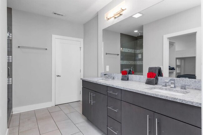 Building Photo - 12A Fern Ave