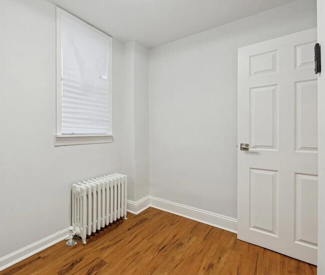 Building Photo - 2828 Winton St