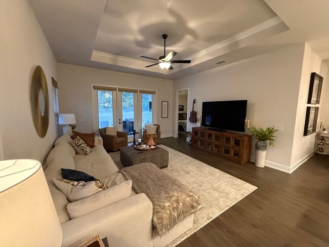 Building Photo - Beautiful Home located in Fairway Pointe