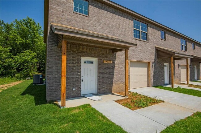 Building Photo - ***1903-B Azlin Place***