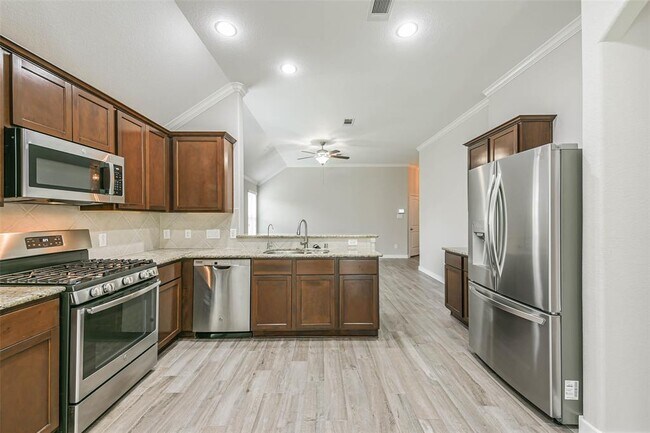 Building Photo - 13706 Drakeford Ct