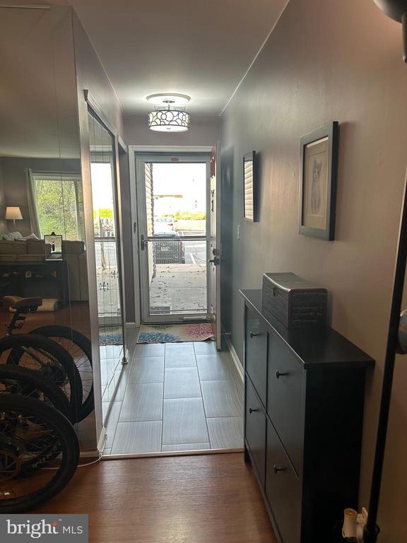 Building Photo - 13 Quince Ct