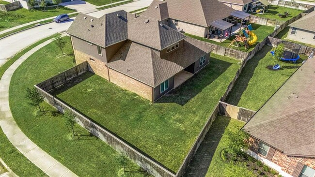 Building Photo - 31214 Gullwing Manor Dr