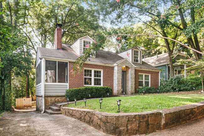 Building Photo - 919 Gilbert St SE