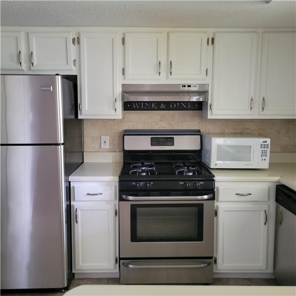 Building Photo - 20 Jacobs Farm Dr SE