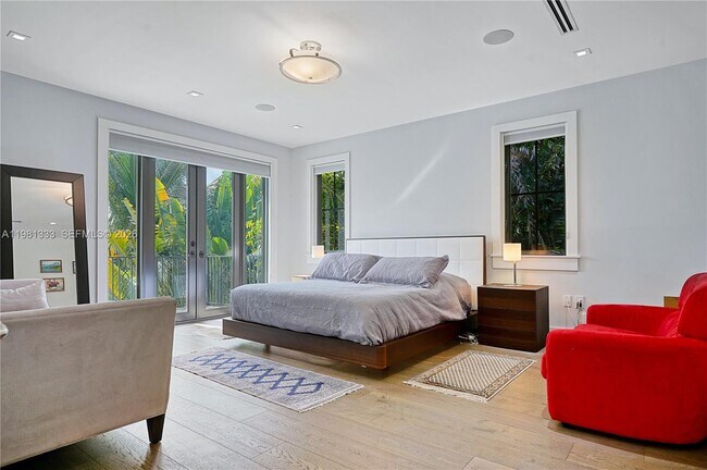 Building Photo - 3747 Prairie Ave