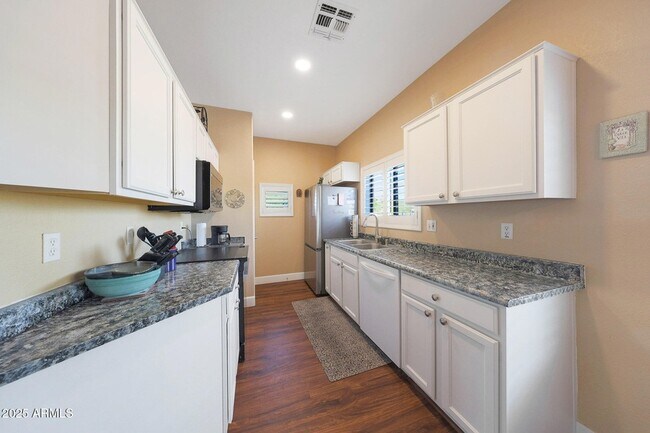 Building Photo - 13804 N Saguaro Blvd