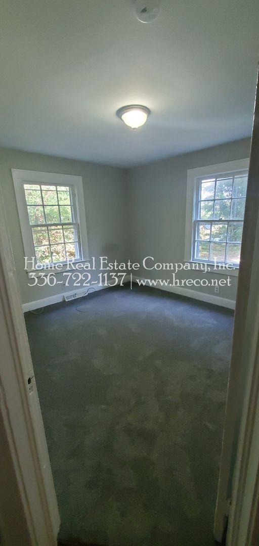 Building Photo - 310 Forty-Foot St