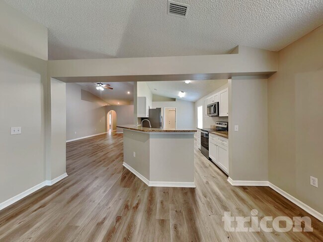 Building Photo - 649 Doe Cove Pl