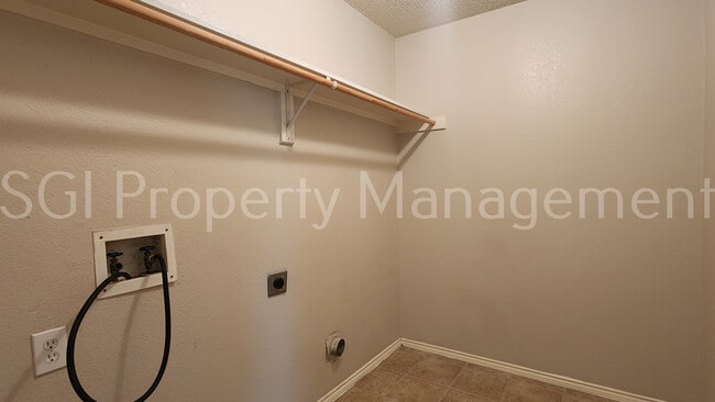 Building Photo - 4829 Egret St
