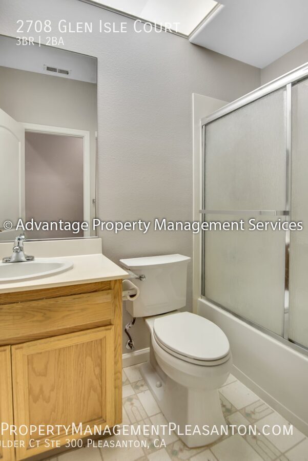 Building Photo - 2708 Glen Isle Ct