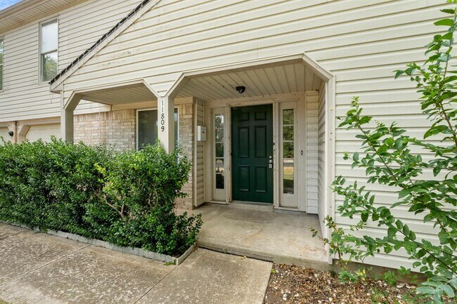Building Photo - 11809 Eubank Dr