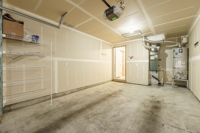 Building Photo - Bright Single-Level Vancouver Home with Garage, In-Unit Laundry, and Private Patio