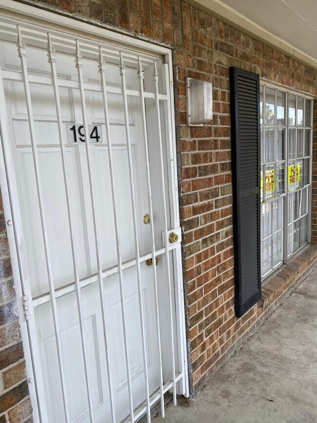 Building Photo - 6305 Westward St